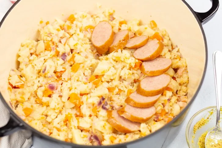 Hutspot met selderij en spekjes, een smakelijk Nederlands gerecht