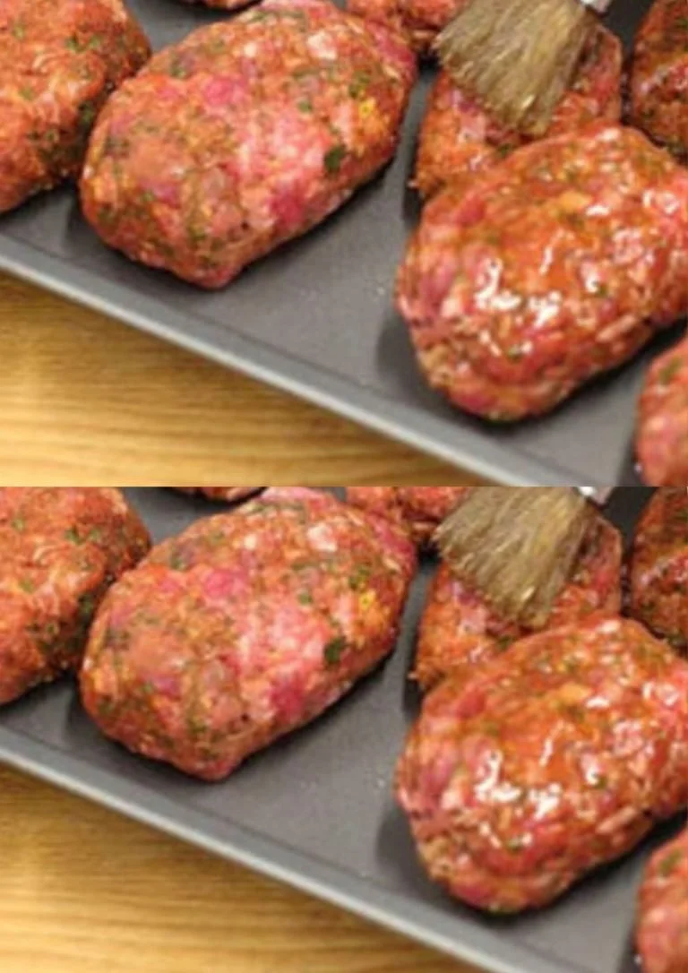 Authentieke Cevapcici geserveerd met bijgerechten