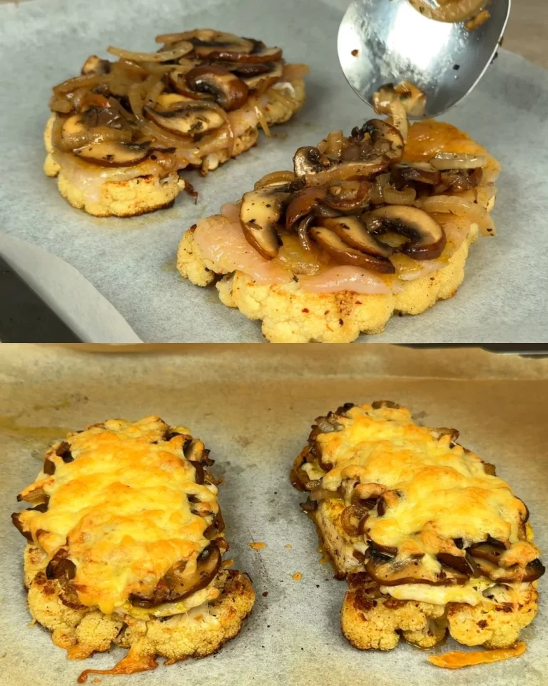 Heerlijke bloemkoolsteaks met kip en champignon topping op een bord.