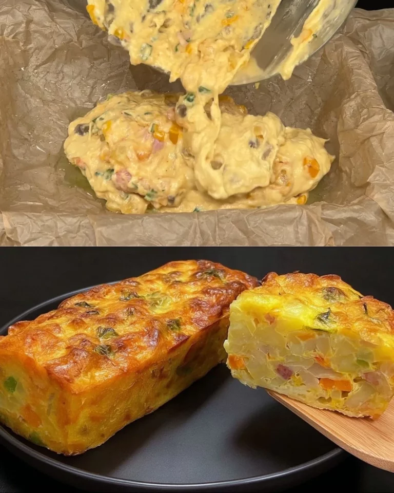 Hartige Taart met Aardappelen, Champignons en Spek op een houten tafel