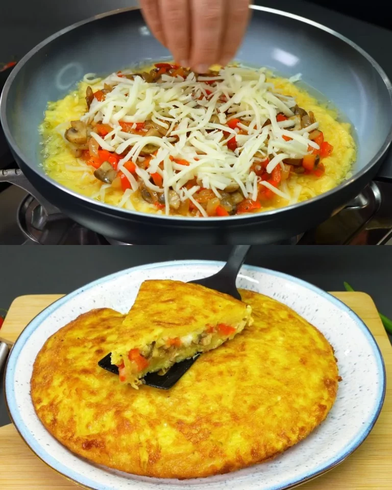 Knapperige aardappel champignon koek met een gouden korst en verse ingrediënten.