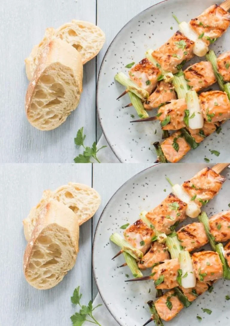 Smaken van oriëntale zalmspiesjes met kruiden en groenten
