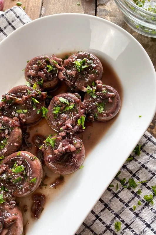 Spaanse Knoflook Champignons bereid met Rode Wijn