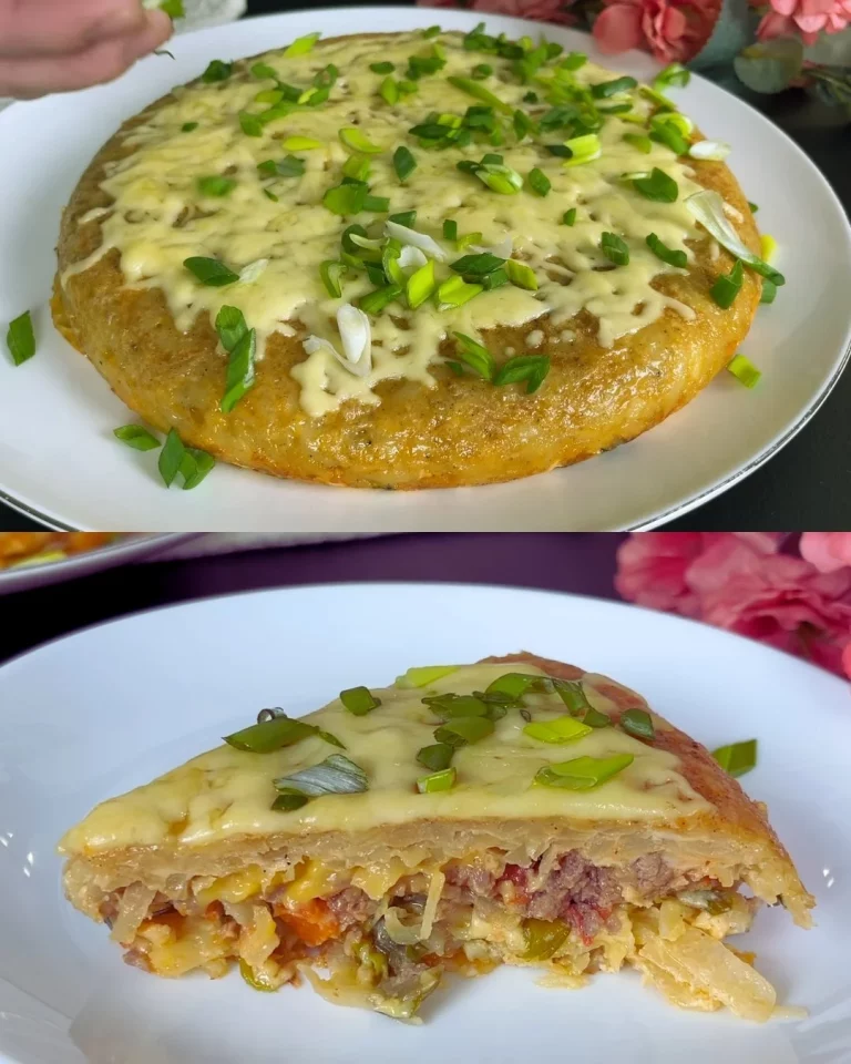 Heerlijke aardappel- en vleescasserole met kaas en groenten, perfect voor het avondeten.