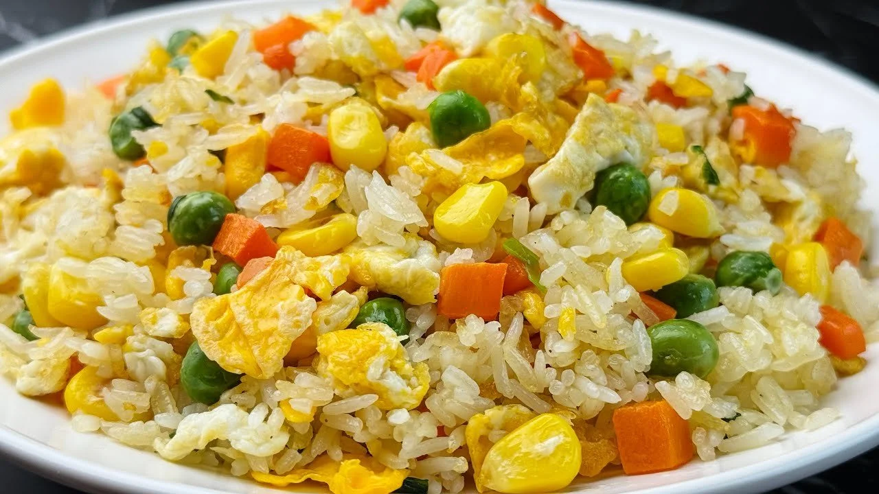 10-minuten recept voor groente eierreis met verse ingrediënten