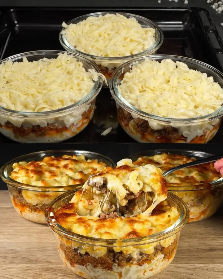 Gehaktpasta met groenten en mozzarella in een stijlvolle serveerschaal