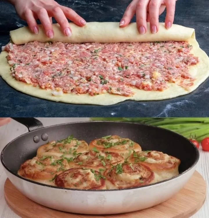 Gehaktrol omhuld met pizzadeeg, geserveerd op een bord.