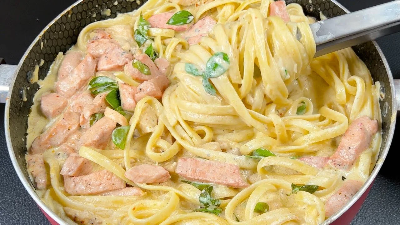 Kip Alfredo gerecht, kindvriendelijk recept met romige saus en pasta