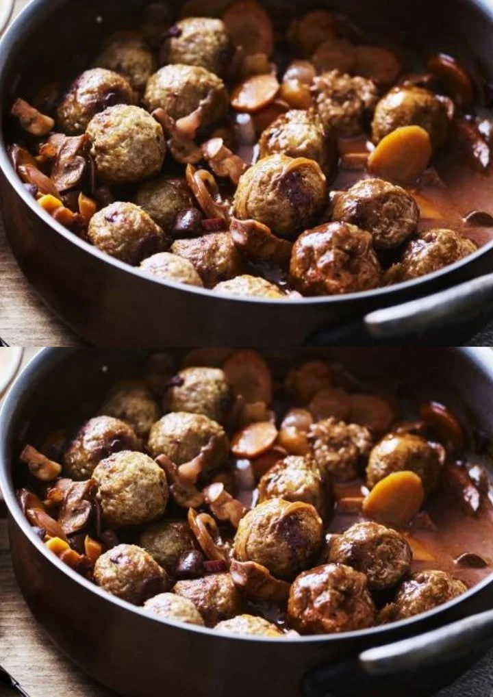 Luxe Boeuf Bourguignon met gehaktballetjes in een mooie schotel
