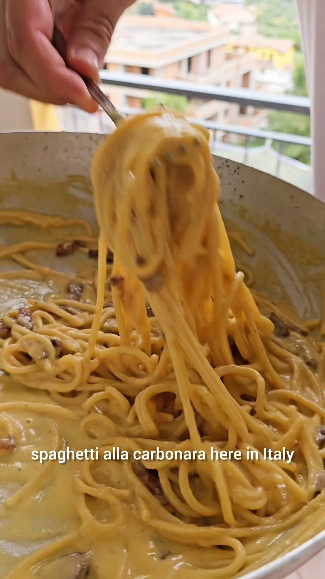 Echte Carbonara, een authentiek pasta gerecht met spek en ei