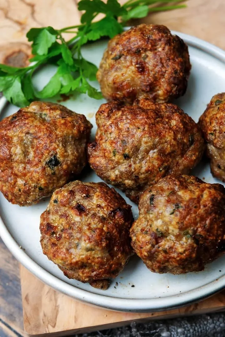 Gehaktballetjes bereid in de heteluchtfriteuse, lekker en gezond