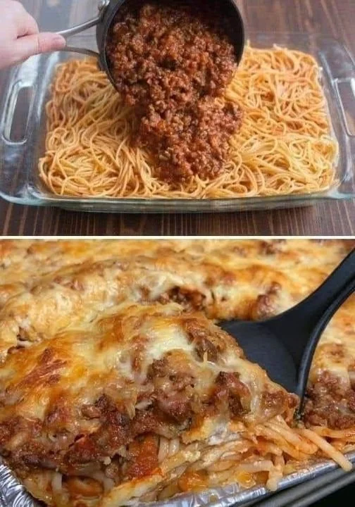 Miljoenen dollar spaghetti ovenschotel met kaas en kruiden