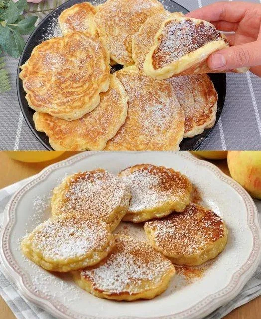 Pannenkoeken met appel en yoghurt op een bord, geserveerd met siroop.