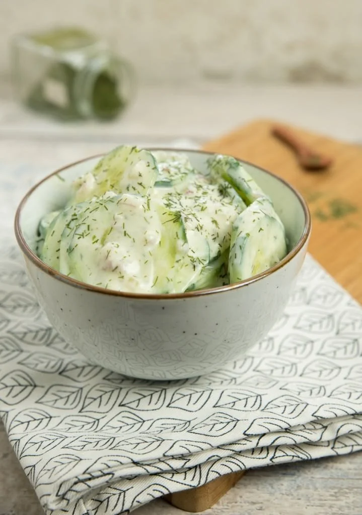 Romige komkommersalade met dille als verfrissend bijgerecht