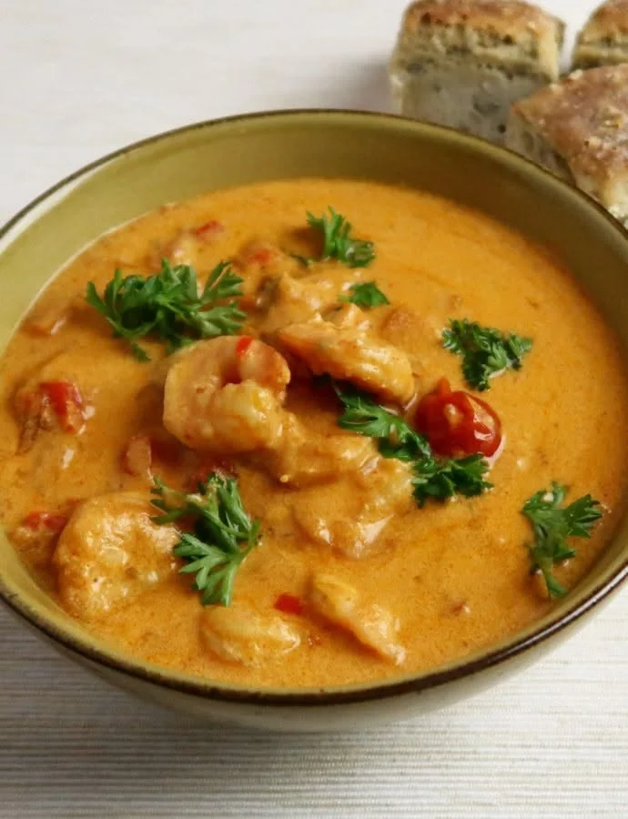 Heerlijke Scampi Diabolique met pittige saus en vers gekruide garnalen