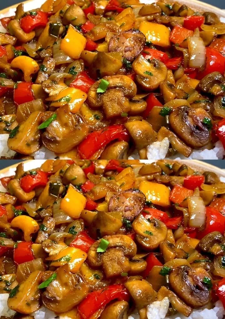 Een bord champignons met groenten, een eenvoudig en smaakvol recept.