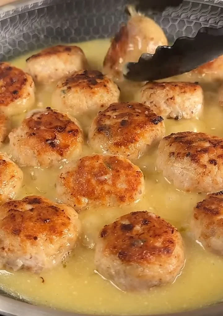 Kip Diner met snel kipgehakt recept op een bord