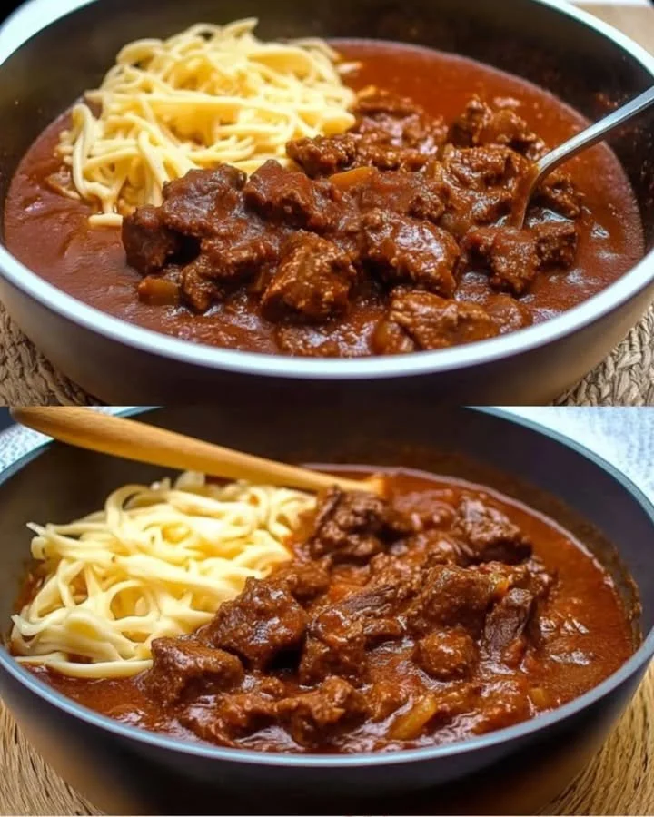 Hongaarse goulash stoofpot met rundvlees en groenten.