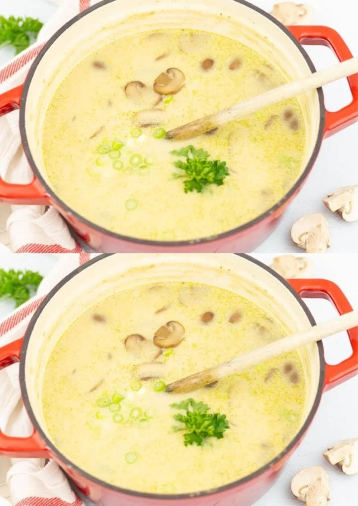 Heerlijke champignonsoep met vers gesneden champignons en room.