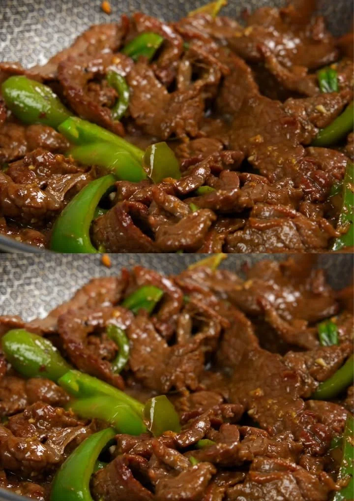 Mals rundvlees gerecht uit een Chinees restaurant, ideaal voor liefhebbers van Aziatische keuken.