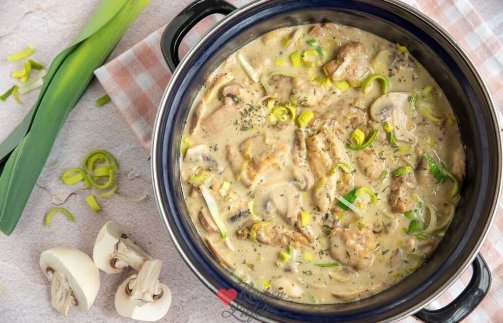 Kippan met champignonroomsaus en prei, eenvoudig bereid recept.